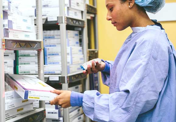 医療機関の薬品の在庫や投薬患者の識別に必須のヘルスケアモデルのバーコードリーダ